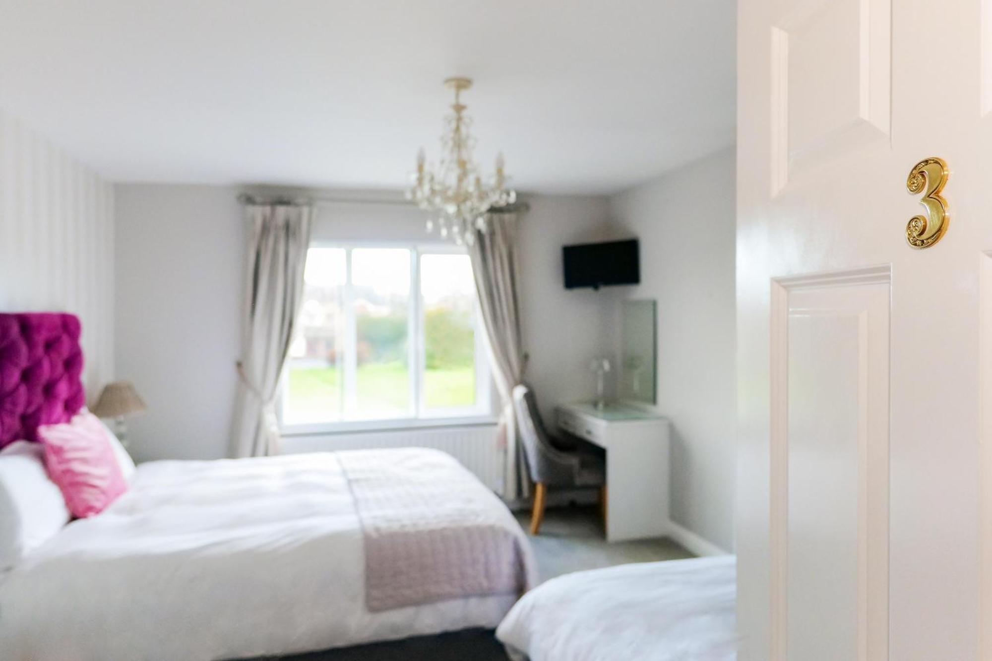 Sea Mist Guesthouse Голуэй Экстерьер фото