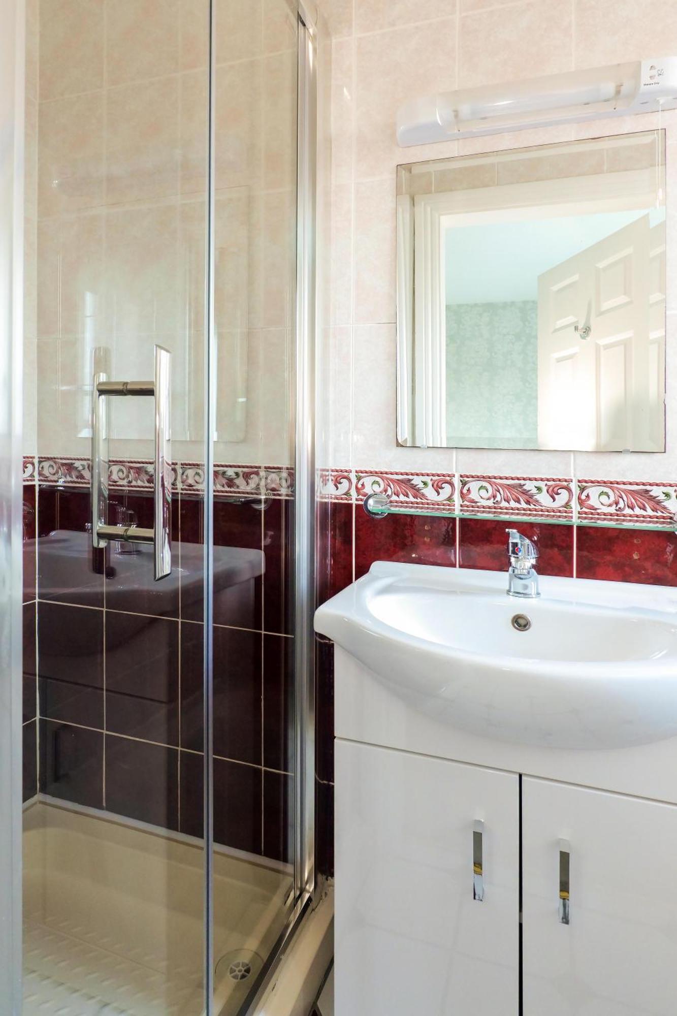 Sea Mist Guesthouse Голуэй Экстерьер фото
