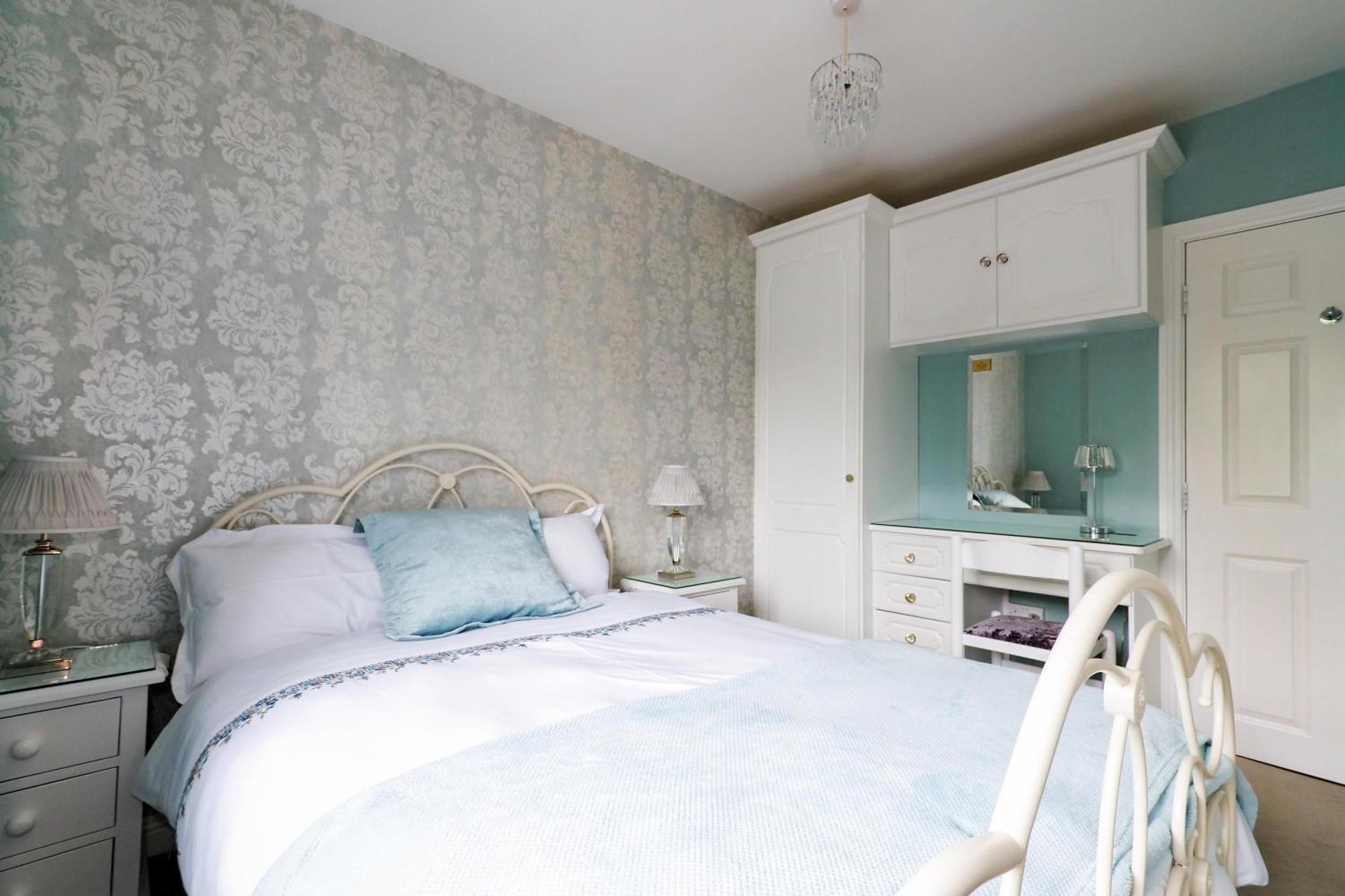 Sea Mist Guesthouse Голуэй Экстерьер фото
