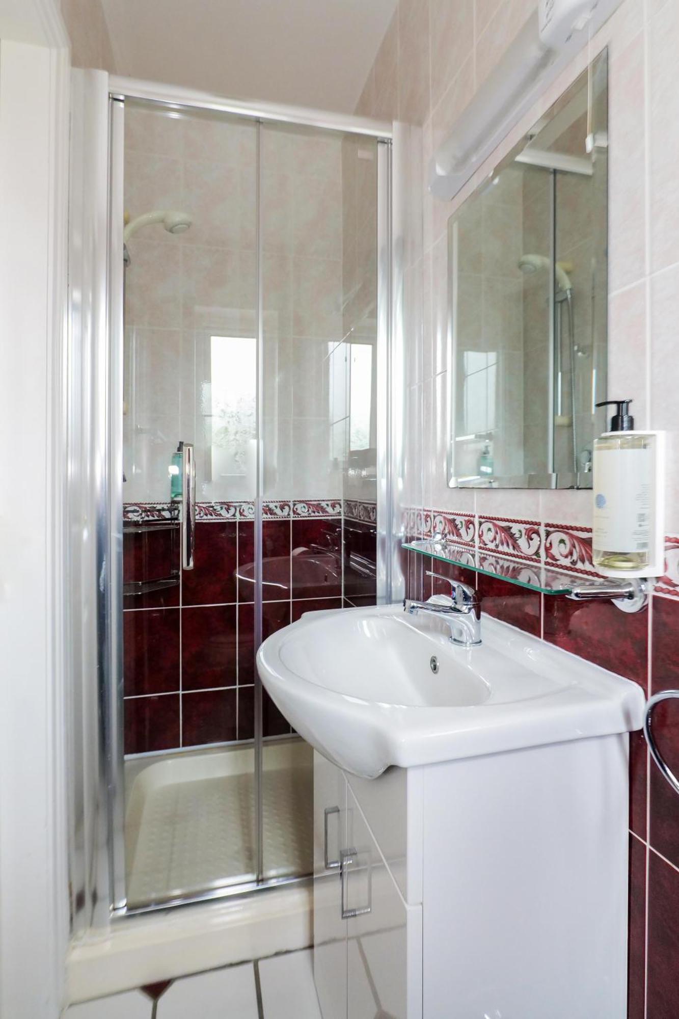 Sea Mist Guesthouse Голуэй Экстерьер фото