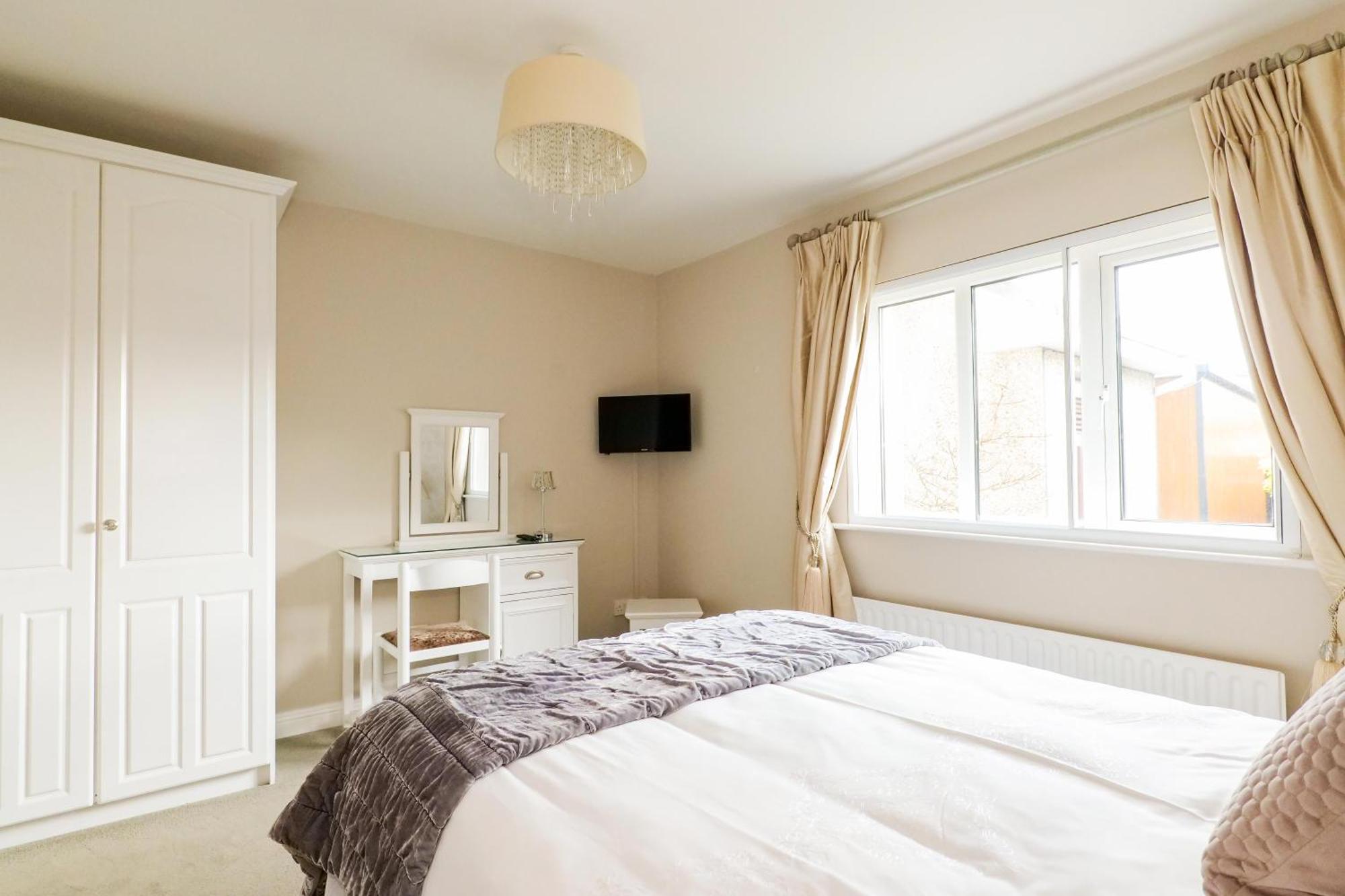 Sea Mist Guesthouse Голуэй Экстерьер фото