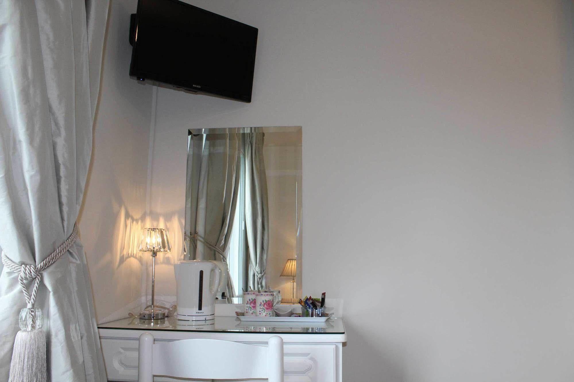 Sea Mist Guesthouse Голуэй Экстерьер фото