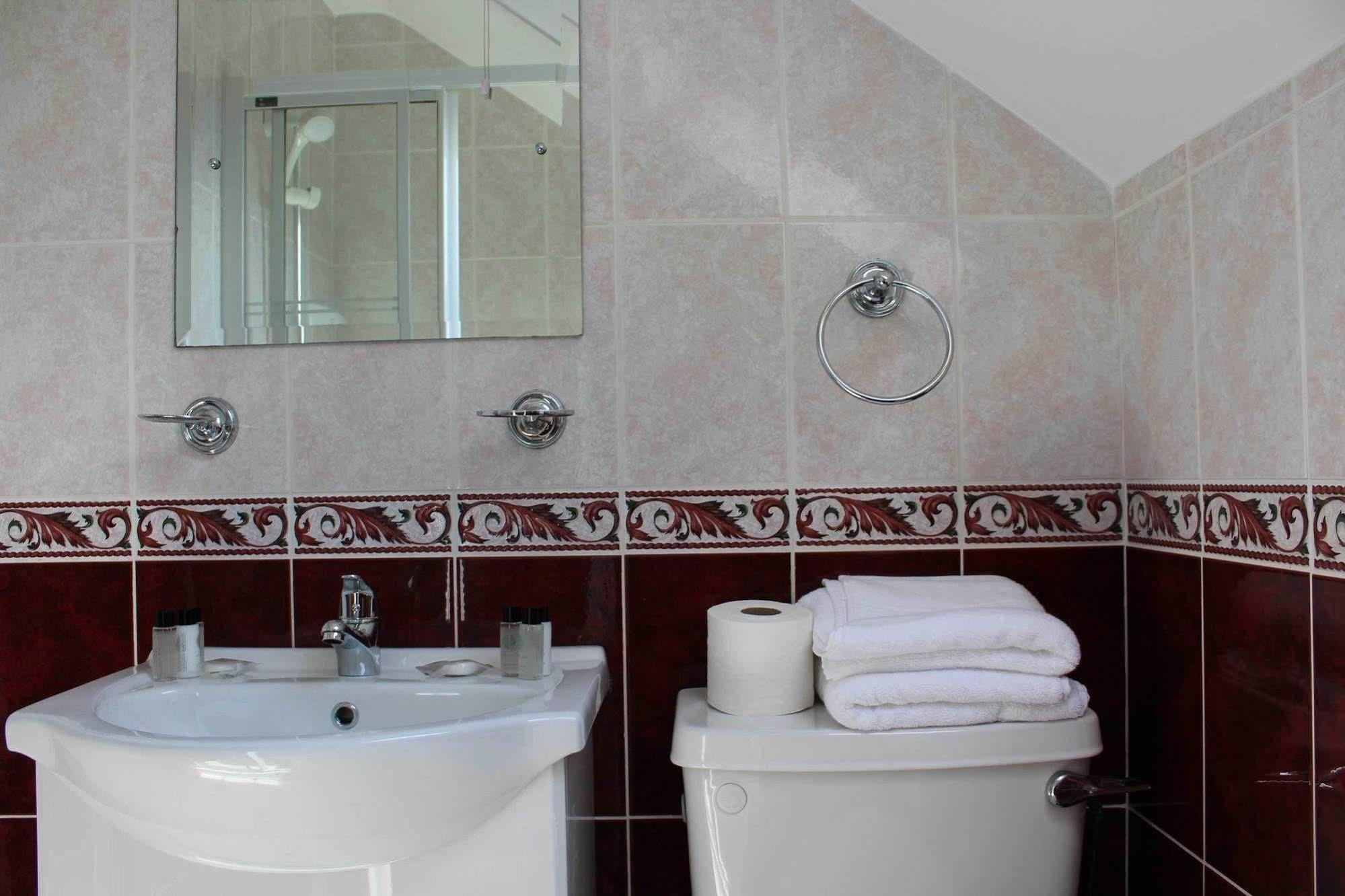 Sea Mist Guesthouse Голуэй Экстерьер фото