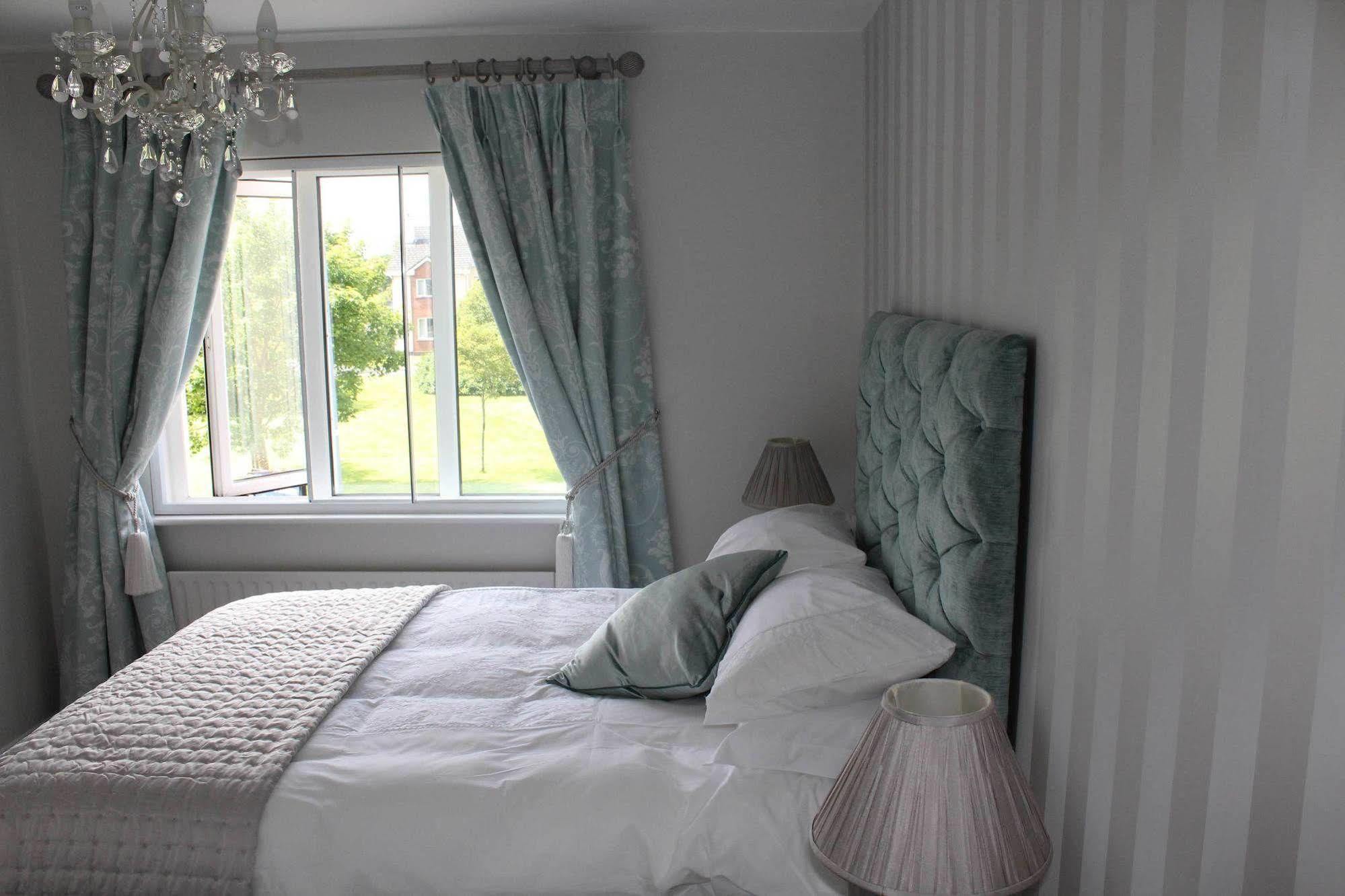 Sea Mist Guesthouse Голуэй Экстерьер фото